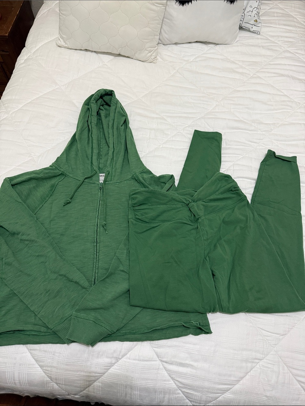 PINK Victoria's Secret Green Drawstring Zip Hoodie w/ leggings set
